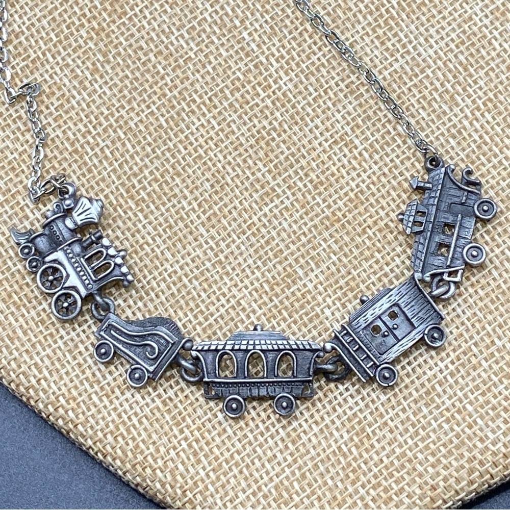 JJ JONETTE JEWELRY Vintage Pewter Train Cars Necklace